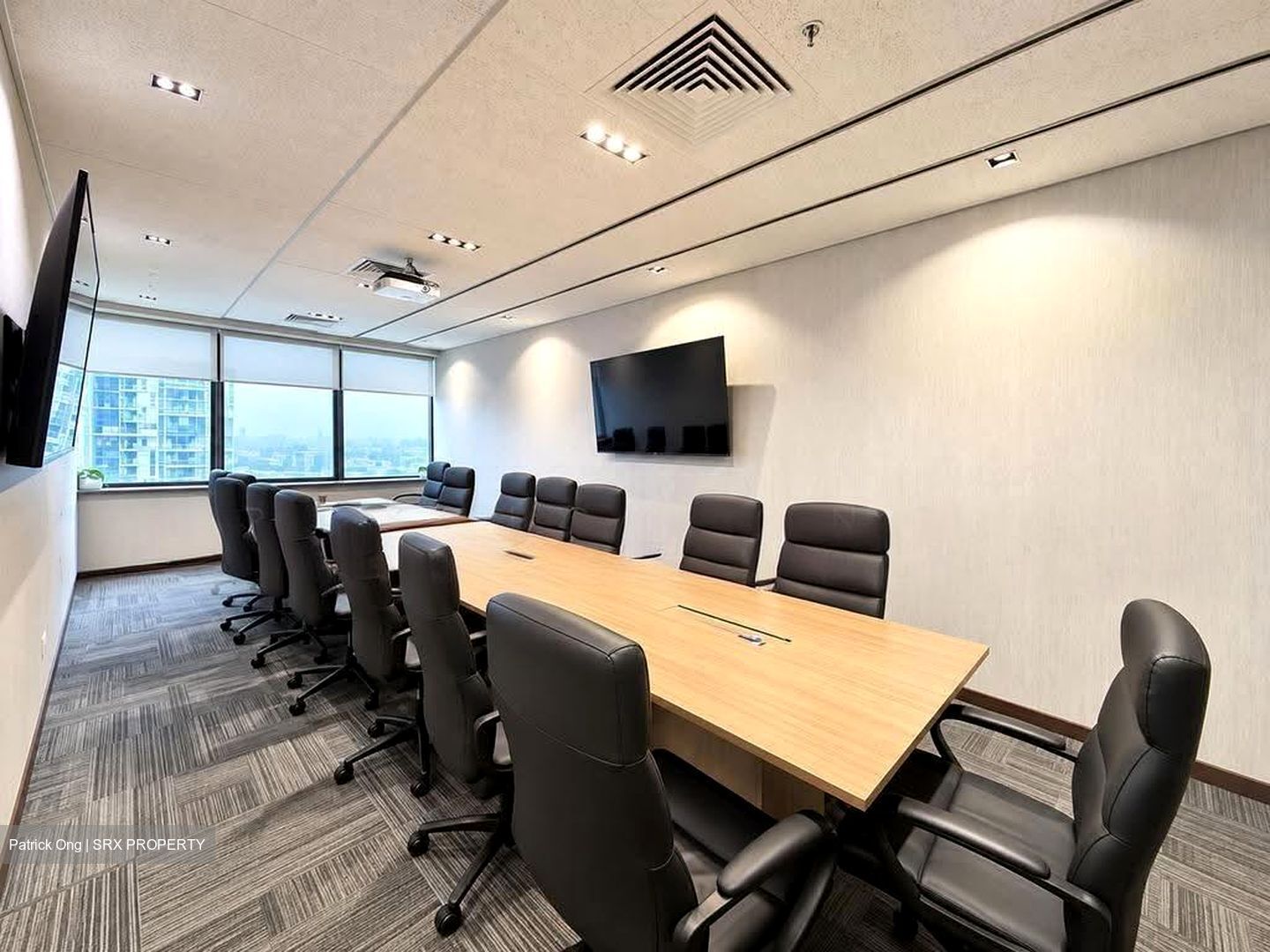 United Square (D11), Office #634988341